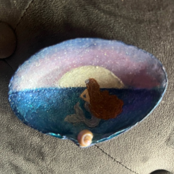 Handcrafted Mermaid Seashell Art - Picture 3 of 3